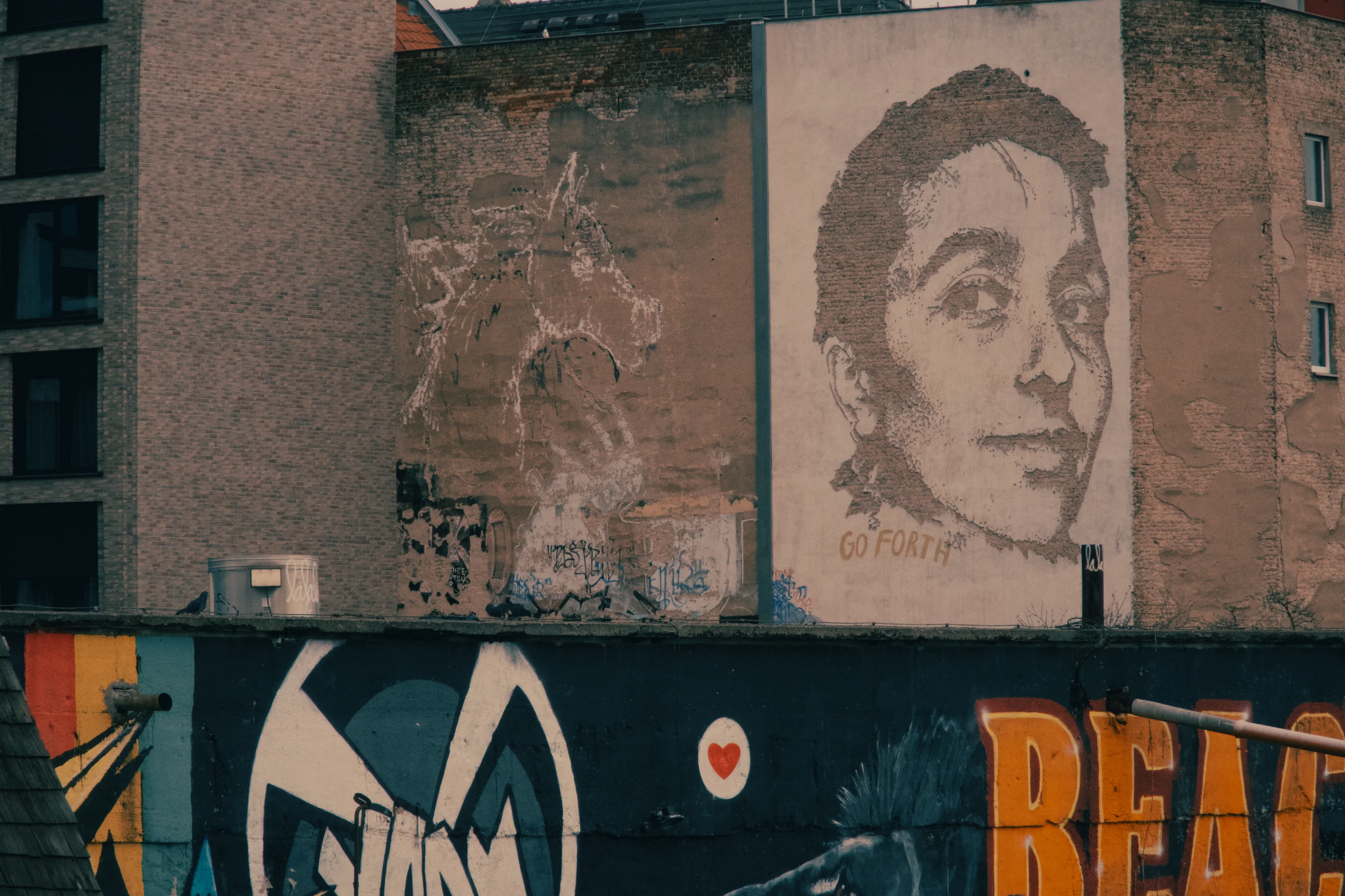 Detalle de mural en Berlín.